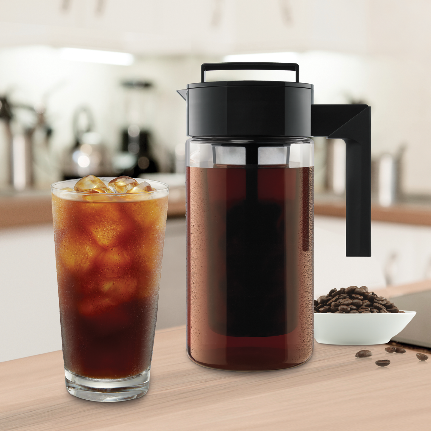 cold-brew-coffee-maker-i8 10310-ColdBrewCoffeeMaker-1qt-lifestyle2.png