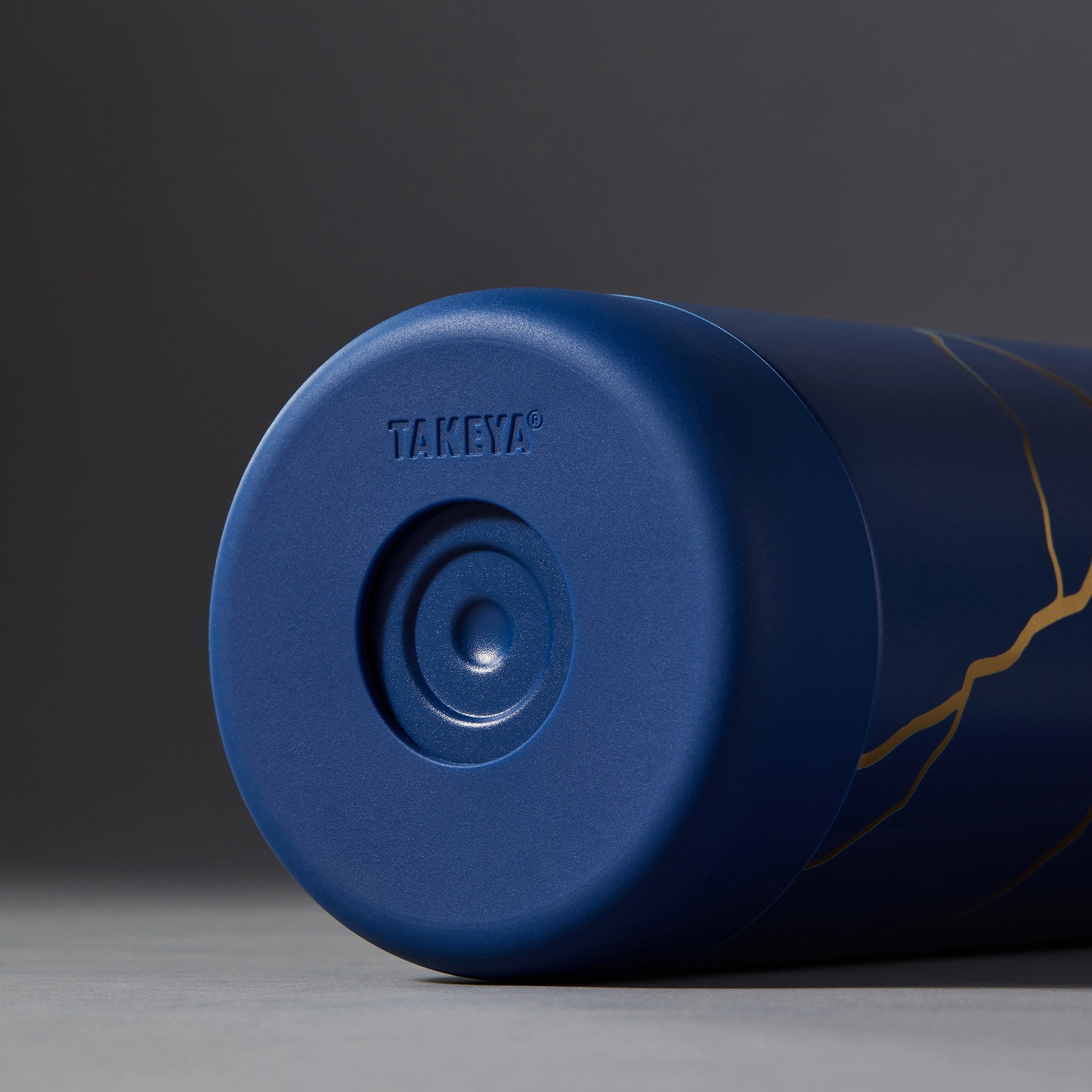 kintsugi-water-bottle-with-spout-lid-y0 51390-TK_HO25_Kintsugi_Takeya9249.png